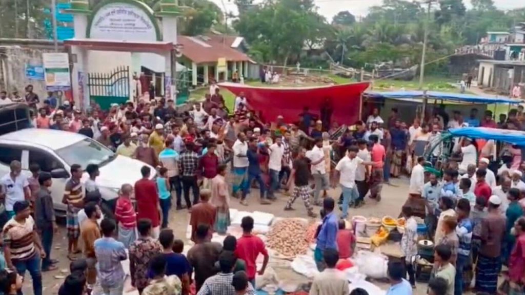 টোল আদায় নিয়ে বিএনপির দুই গ্রুপে সংঘর্ষ, ককটেল বিস্ফোরণের অভিযোগ