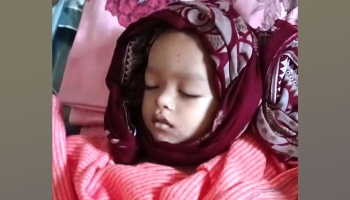 রামুর হৃদয়বিদারক দৃশ্য: পানিতে হারিয়ে গেল শিশুর হাসি