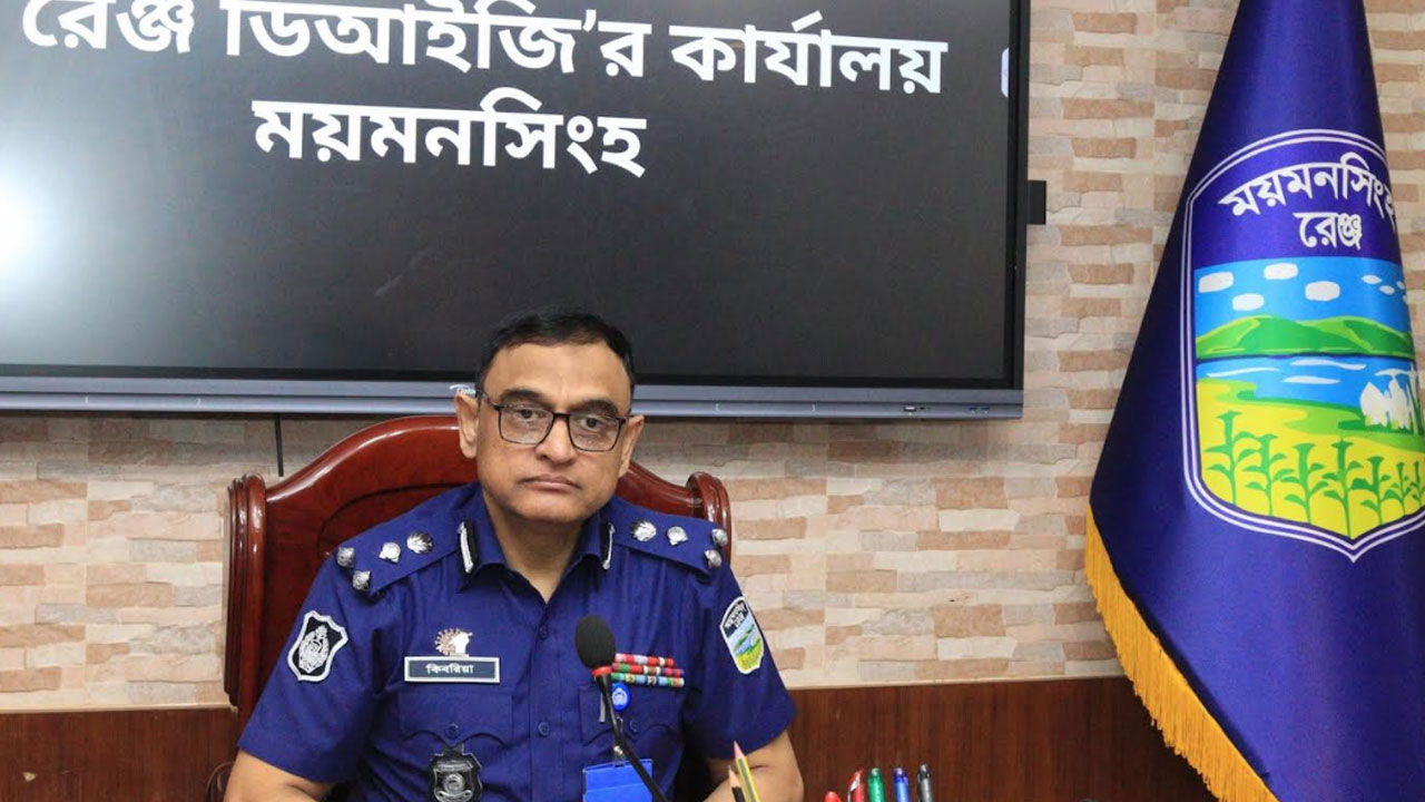পুলিশের গায়ে হাত দিলে ছাড় দেওয়া হবে না : ডিআইজি