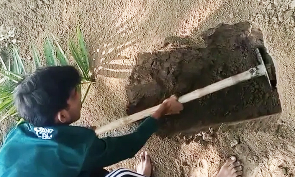 কবর থেকে ভেসে এলো মোবাইলের রিংটোন, অতঃপর…
