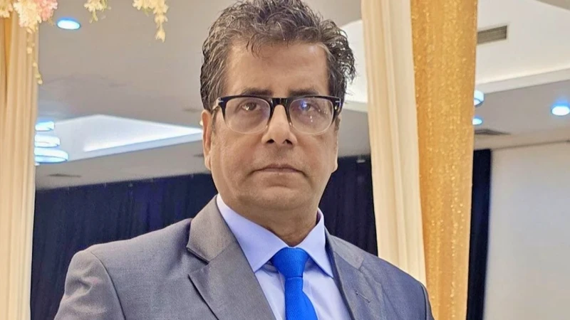 ডিবিতে থাকা আনিস আলমগীর বললেন, ‘জিম থেকে আমাকে নিয়ে আসা হয়েছে’