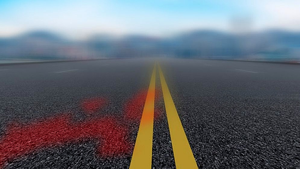 দুই বাসের মাঝে পড়ে প্রাণ গেল ব্যাংক কর্মচারীর