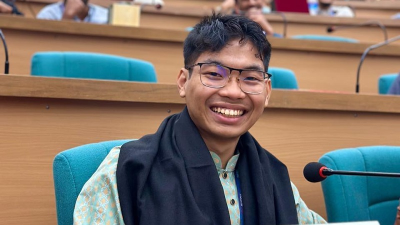 ডাকসু থেকে পদত্যাগের ঘোষণা দিলেন সর্বমিত্র চাকমা