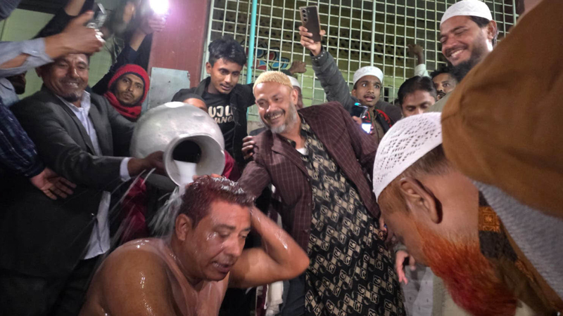 দুধ দিয়ে গোসল করে জামায়াতে যোগ দিলেন বিএনপি ও অঙ্গসংগঠনের ৩০০ নেতাকর্মী