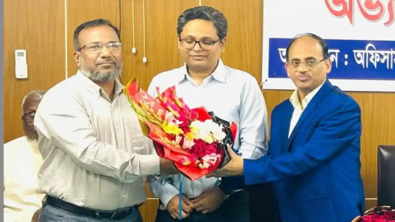 ছাত্রদল করায় গেজেট স্থগিত, ১৮ বছর পর যোগ দিলেন স্বাস্থ্য ক্যাডারে