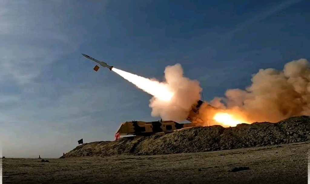 ওমান উপকূলে মার্কিন জাহাজে ইরানের হামলা