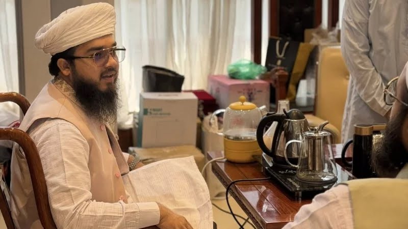 সংসদ মসজিদে নামাজ পড়তে গিয়ে জুতা হারালেন সংসদ সদস্য হানজালা