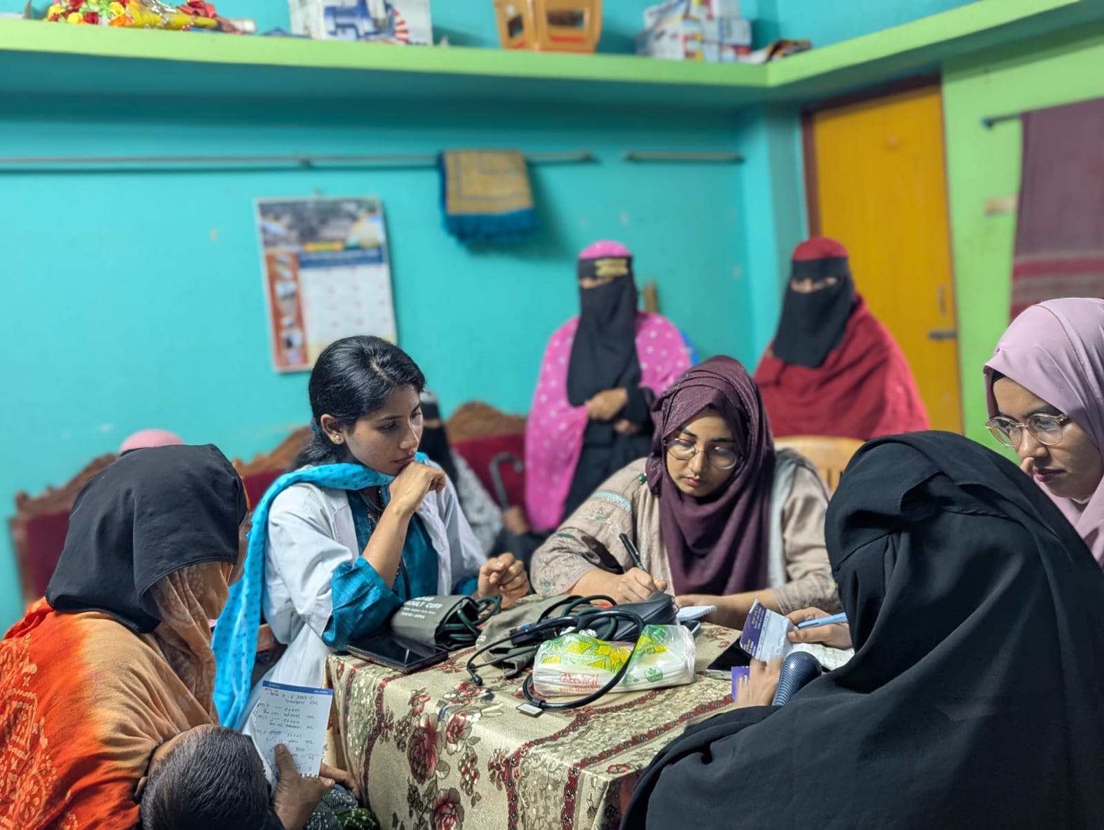 কক্সবাজারের বন্যাকবলিত মানুষের পাশে ‘উই ক্যান কক্সবাজার’: শুরু হলো বিনামূল্যে স্বাস্থ্যসেবা ও মানসিক স্বাস্থ্য সহায়তা ক্যাম্প