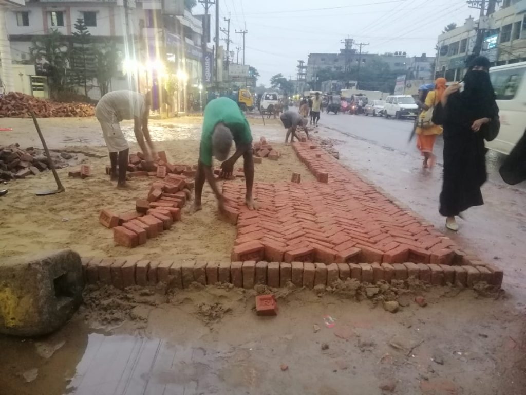 ঈদগাঁও বাসস্টেশনে উঁচু ফ্লোর নির্মাণ নিয়ে উদ্বেগ