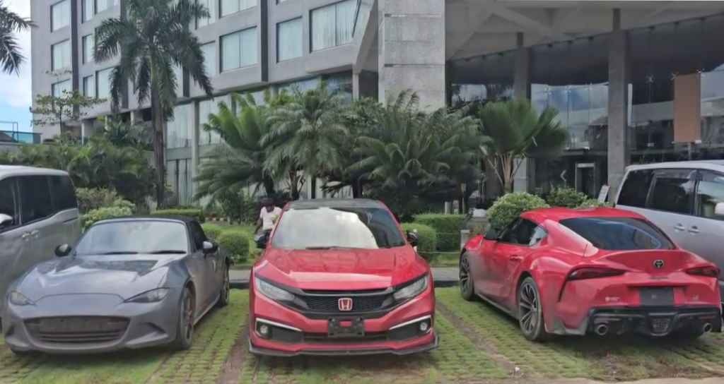 পাঁচ তারকা হোটেল থেকে কোটি টাকার তিন বিলাসবহুল গাড়ি জব্দ, নেপথ্যে কী
