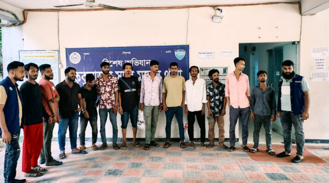 কক্সবাজারে পুলিশের বিশেষ অভিযান: চোর-ছিনতাইকারী ও মাদকসেবীসহ গ্রেপ্তার ২২