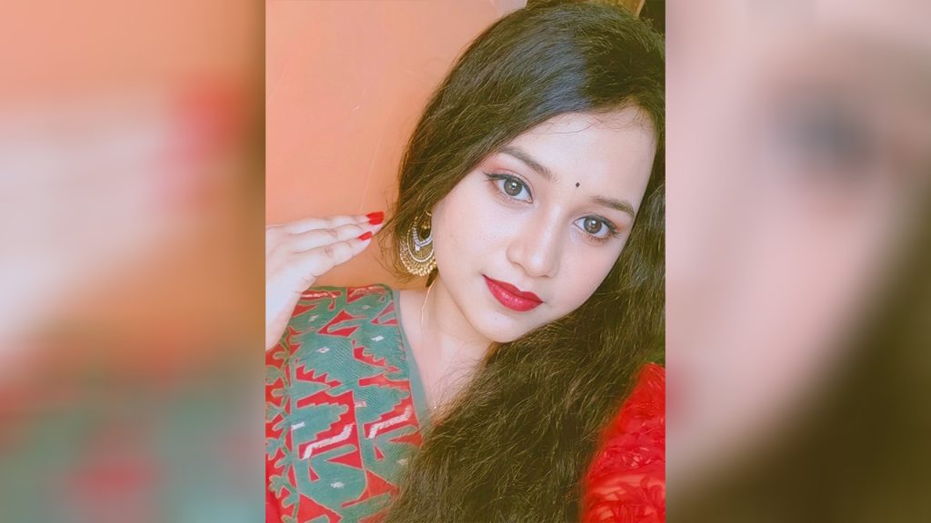 ঘরে ঢুকে প্রবাসীর স্ত্রীকে কুপিয়ে হত্যা